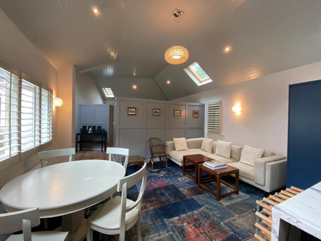 Gem In Connemara Flat Appartamento Oughterard Esterno foto