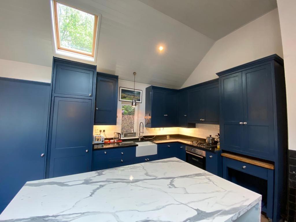 Gem In Connemara Flat Appartamento Oughterard Esterno foto